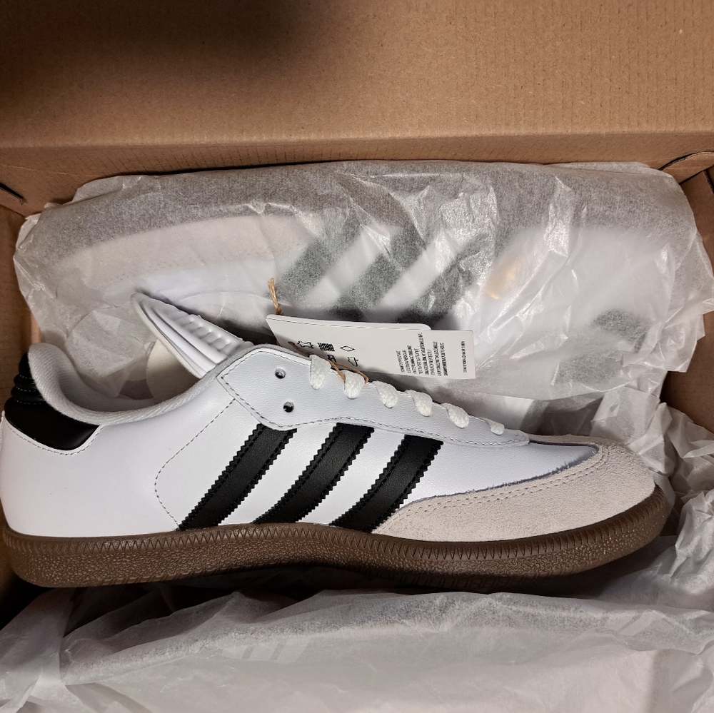 NWT ADIDAS SAMBA CLASSIC SIZE 8M/9F